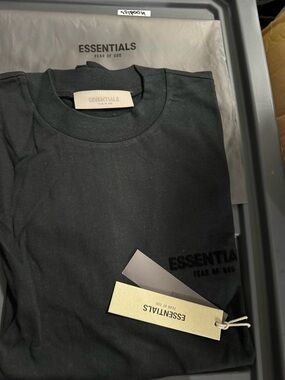 ESSENTIALS Fear of God Black Logo T-Shirt with Tag
